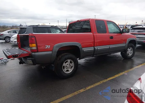 2000 Chevrolet Silverado 1500 Ls z USA, uszkodzony, nr VIN 1GCEK19T2YE200833